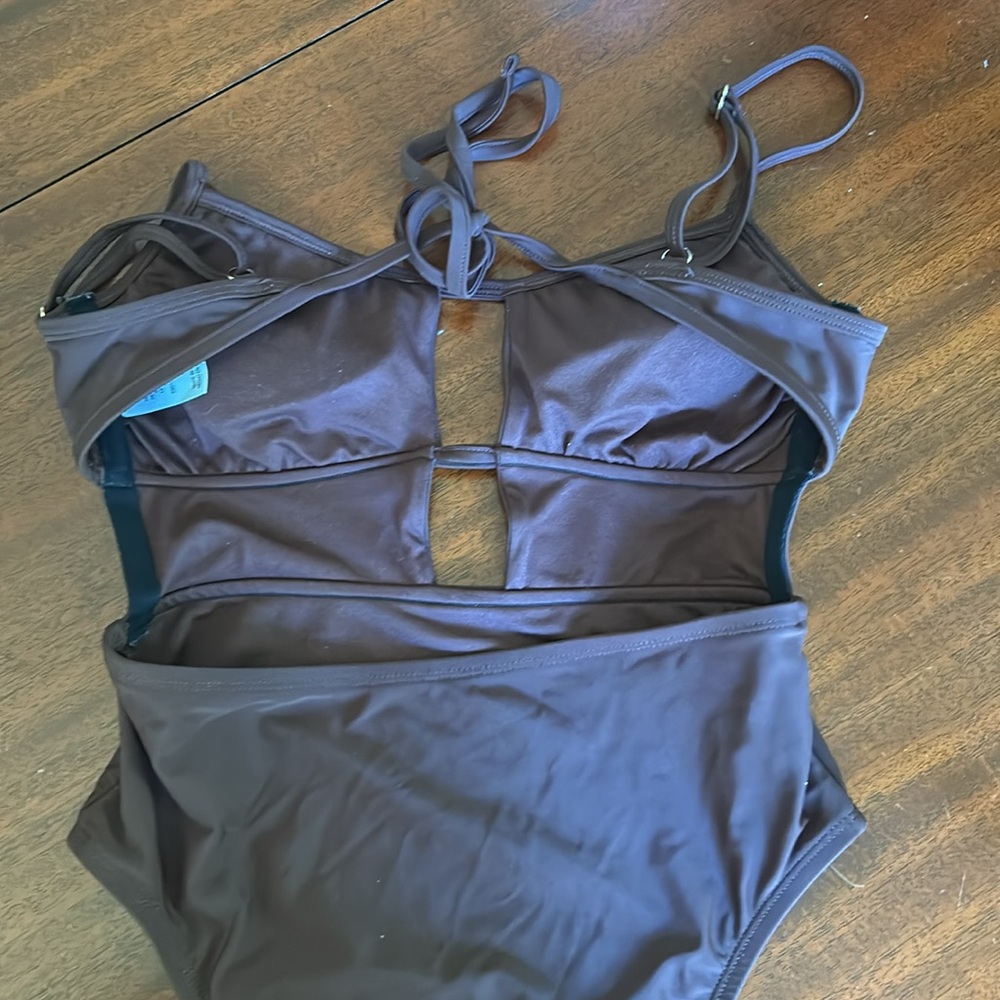 Target cut out Swin Suit - Picture 5 of 5